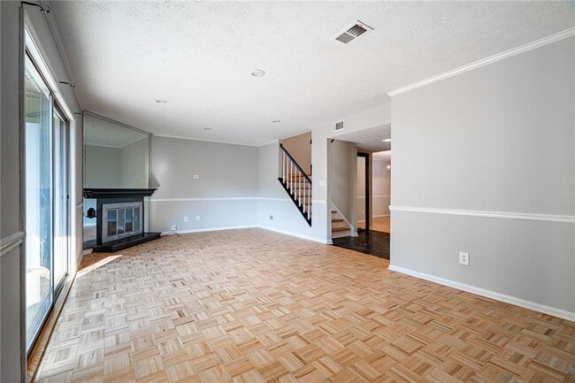 Building Photo - 739 Hanover Ln SE