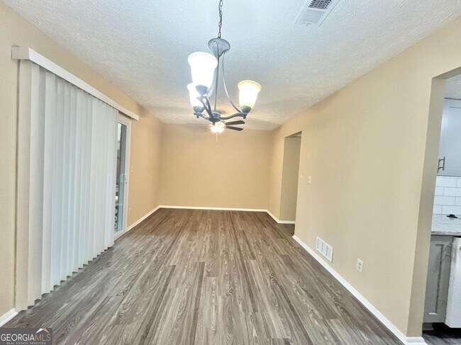 Building Photo - 6418 Meadow Rue Dr