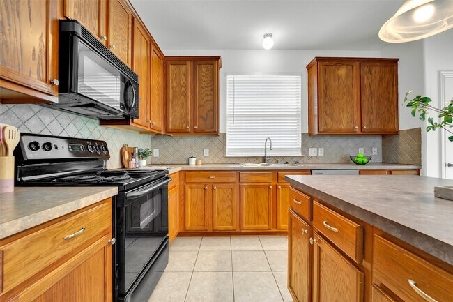 Building Photo - 10108 Cherry Hill Ln