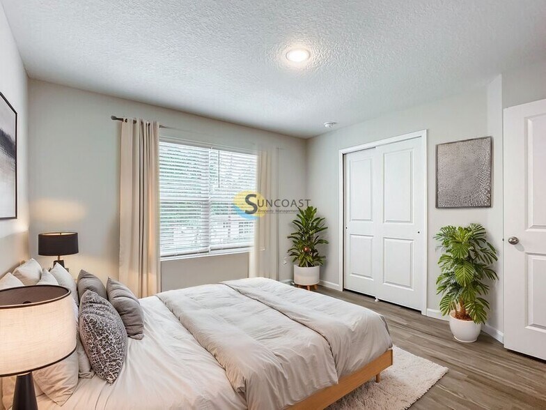 Building Photo - 6151 Delmar Pl