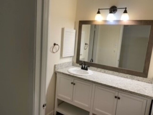 Building Photo - Remodeled Anderson Mill Gem - Must See!
