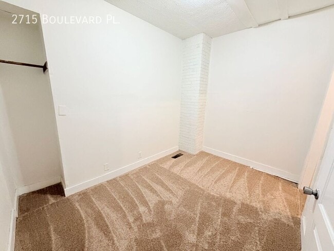 Building Photo - 2715 Boulevard Pl