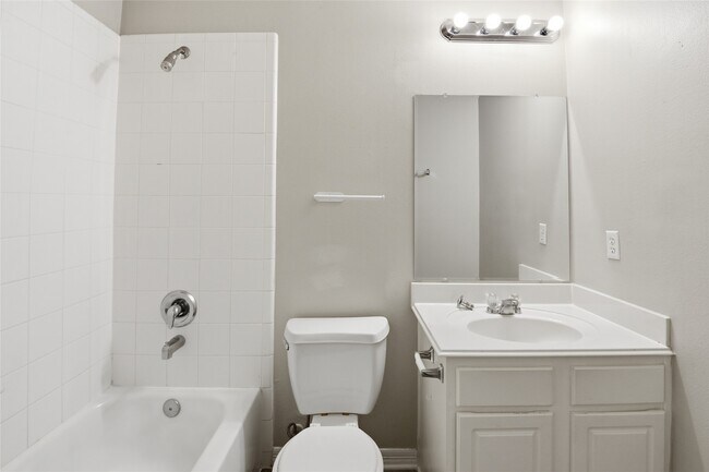 Building Photo - 2434 Montana Blue Dr