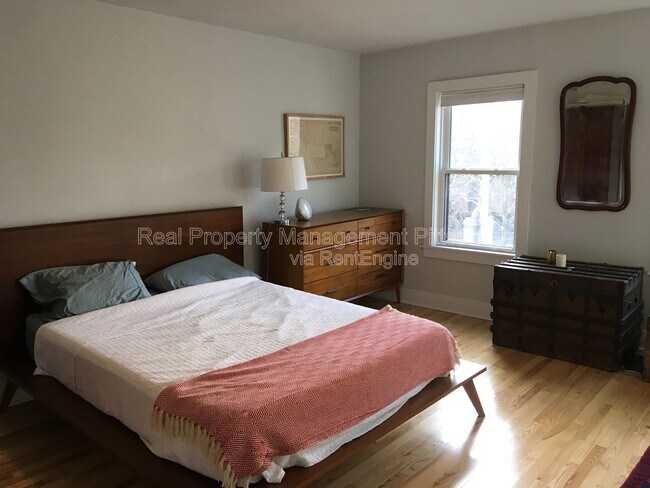 Building Photo - 5619 E Liberty Blvd