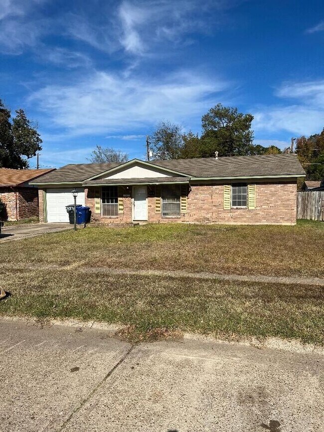 Primary Photo - **Very nice brick house with garage**