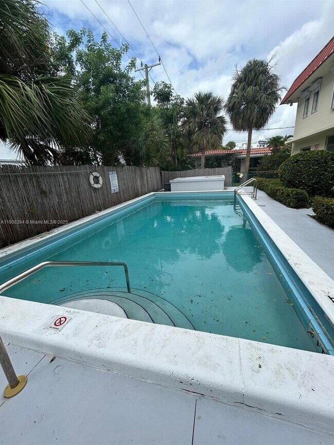 Building Photo - 1060 92nd St