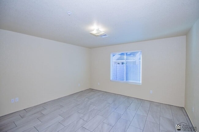 Building Photo - 7387 E 39th St