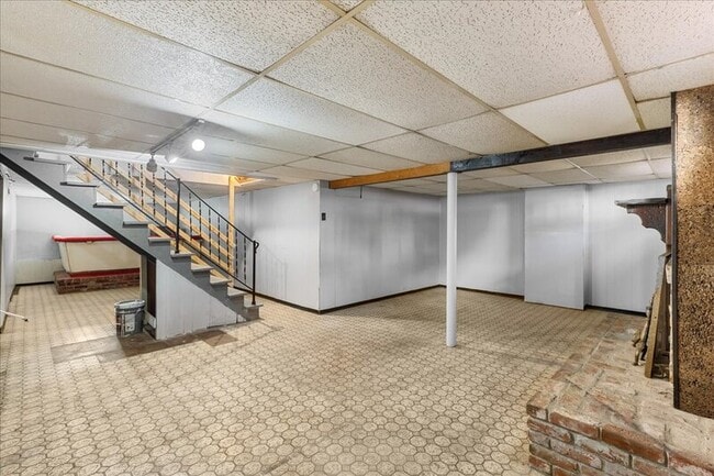 Building Photo - 128 E Military Dr