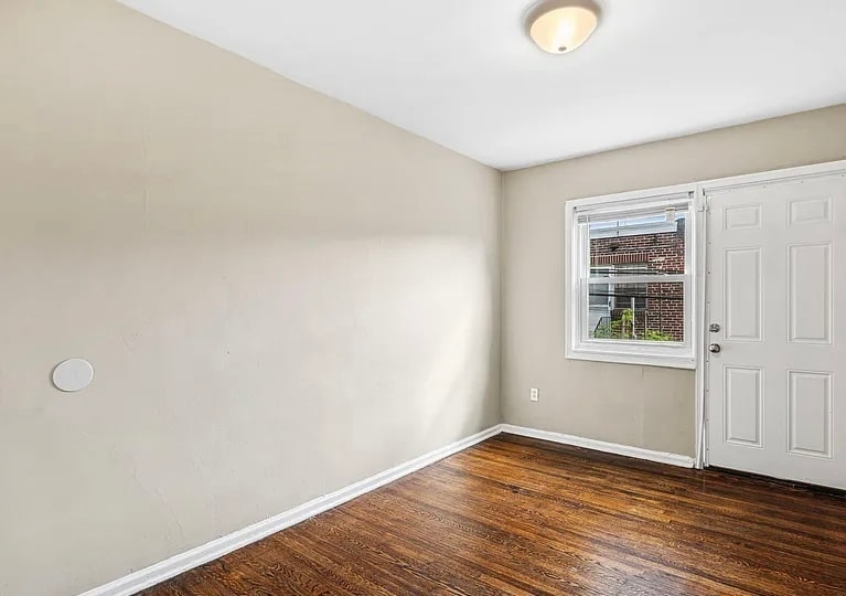 Building Photo - 2405 S 57th St