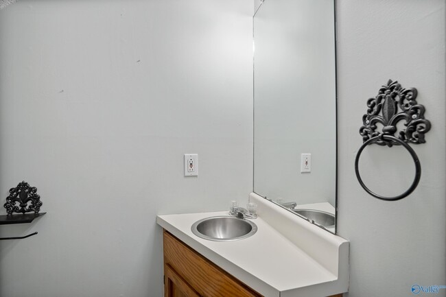 Building Photo - 132 Whisperwood Ln