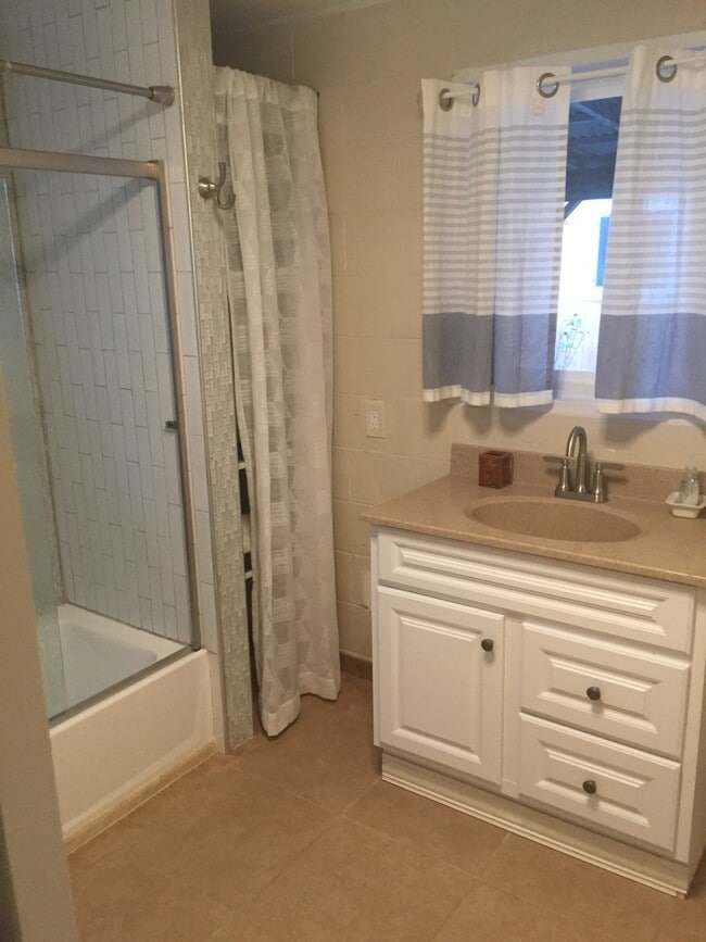 Primary Photo - Waiehu Beach Rd- 2bed/2bath Ohana