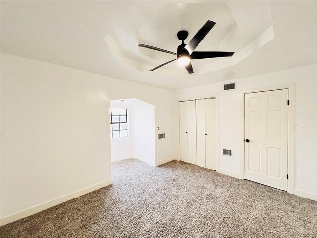 Building Photo - 15 Tierra Linda Cir W