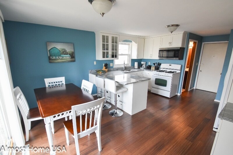 Building Photo - 1028 Coppens Rd