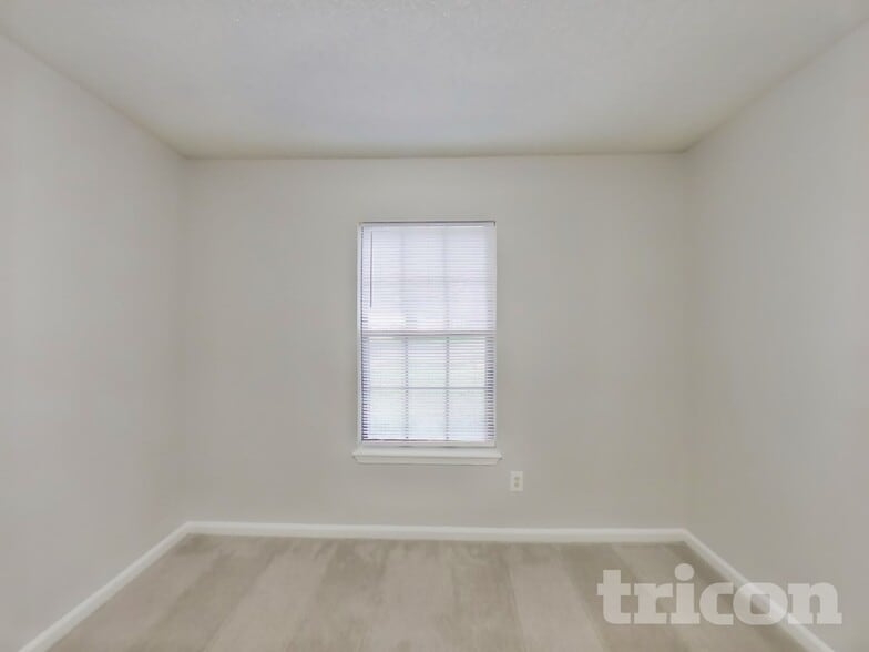 Building Photo - 1487 Rose Hill Dr E