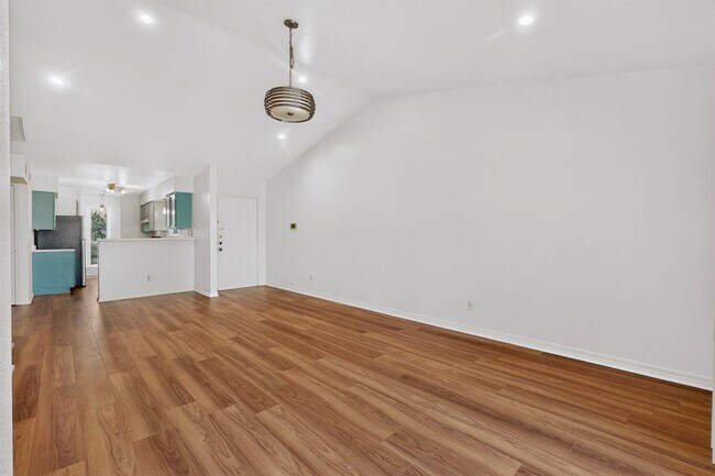 Building Photo - 2450 Wickersham Ln
