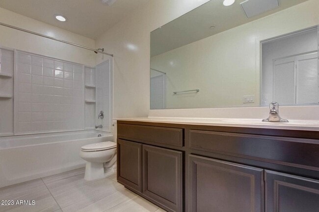 Building Photo - 1250 Abbey Ln