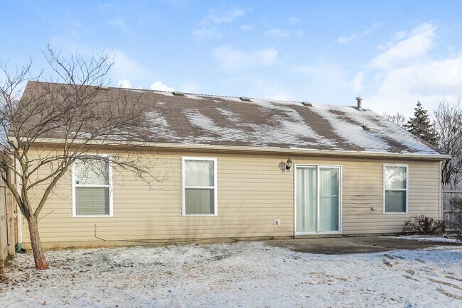 Building Photo - 7621 Blue Willow Dr