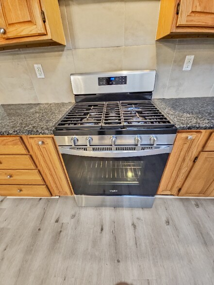 Building Photo - 637 N 32nd St