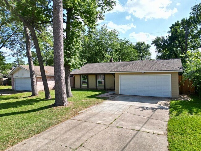 Building Photo - 23207 Naples Dr