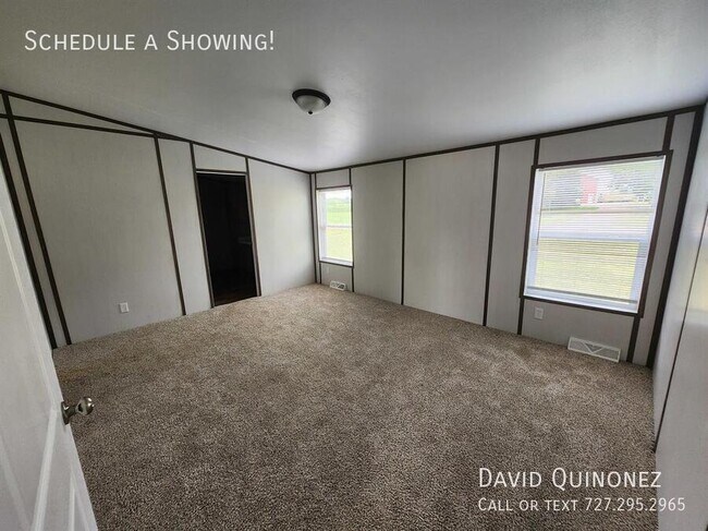 Building Photo - 4614 E Old Trail Rd