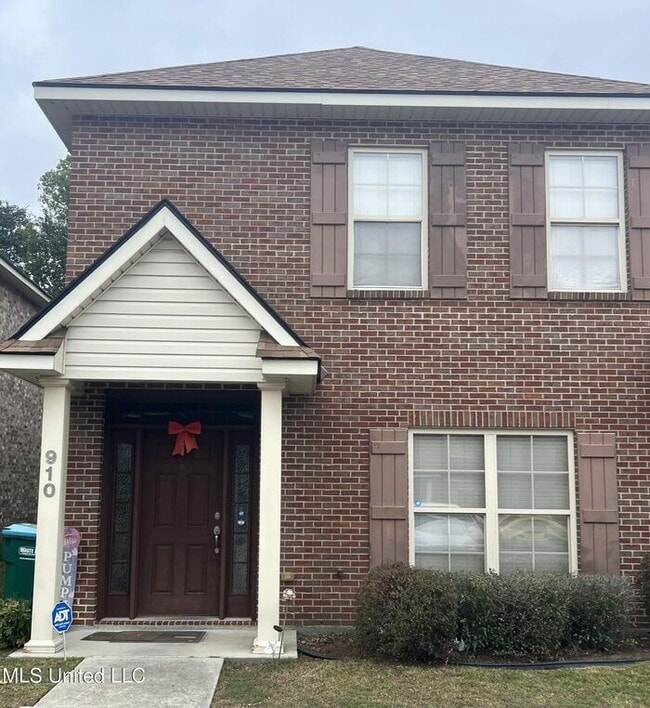 Primary Photo - 910 Jefferson Dr