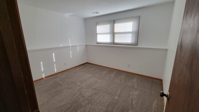 Building Photo - 8233 Imperial Dr