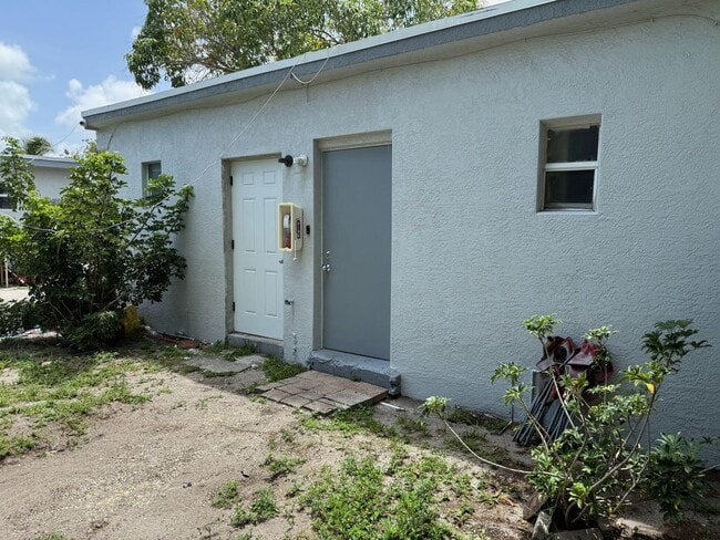 Primary Photo - 604 NW 9th Ave