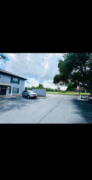 Primary Photo - 5238 Sunridge Palms Dr