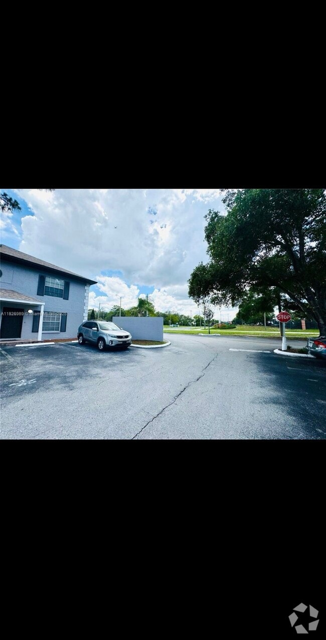 Building Photo - 5238 Sunridge Palms Dr