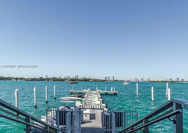 Building Photo - 1000 West Ave