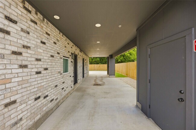 Building Photo - 5406 San Jose St