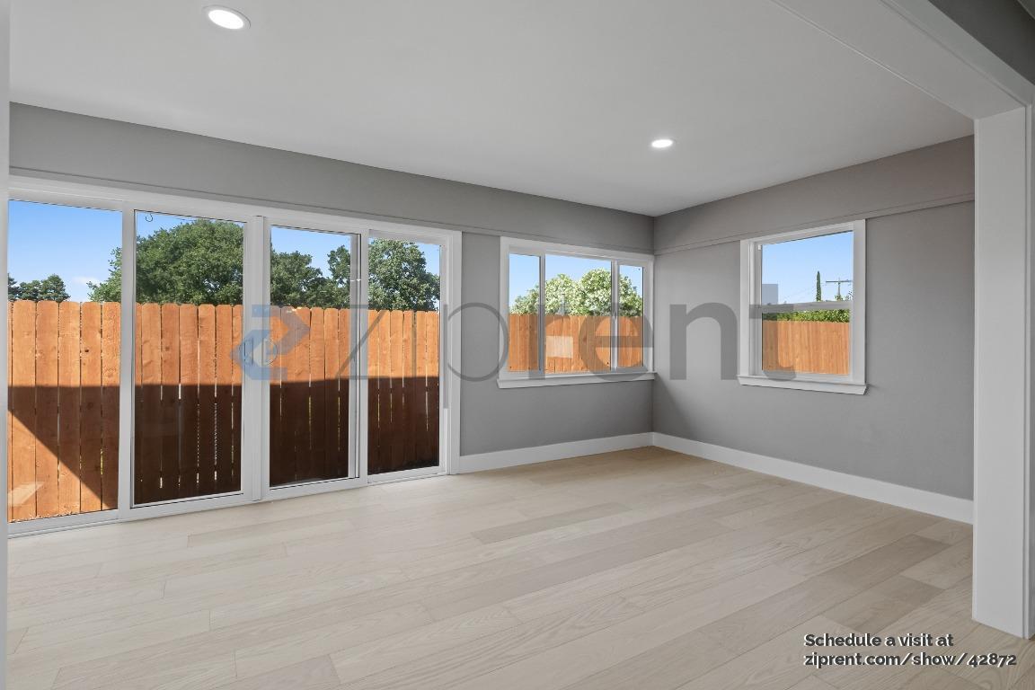 Building Photo - 3727 Northridge Dr