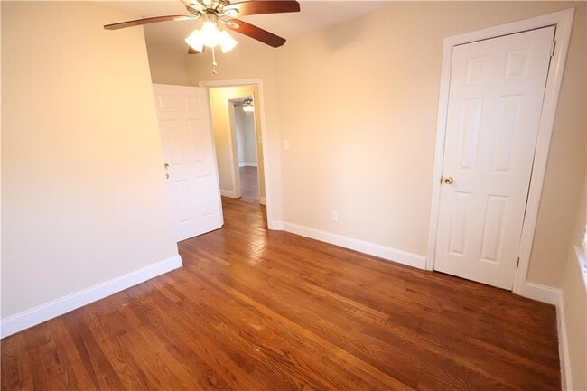 Building Photo - 2561 Eastwood Dr