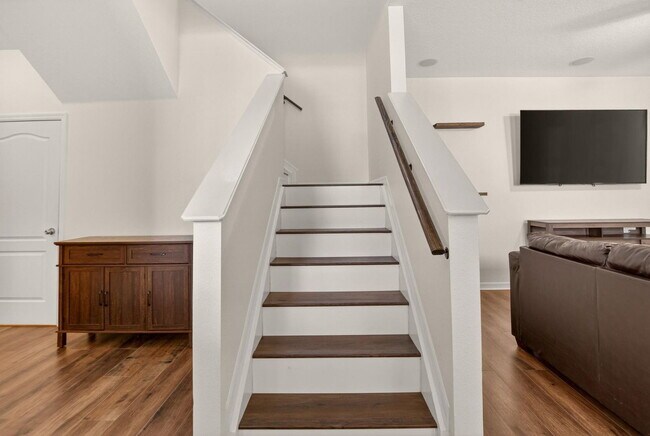 Building Photo - 714 Ashentree Dr