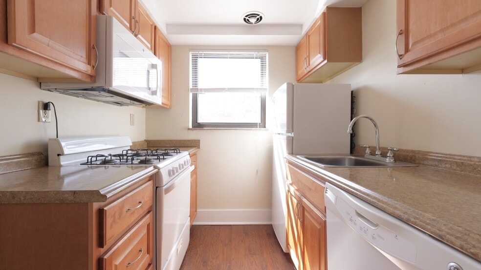 Building Photo - The Oliver