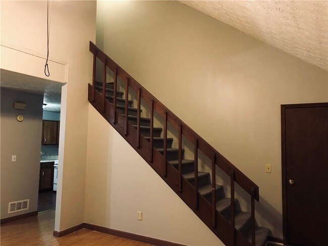 Building Photo - 1422 Kings Ridge Dr NW