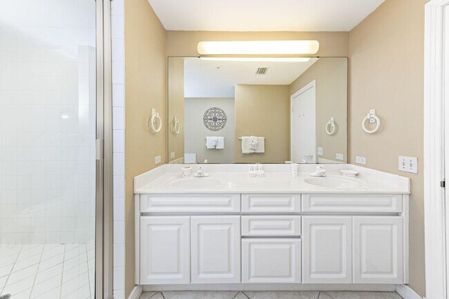 Building Photo - 13599 Perdido Key Dr