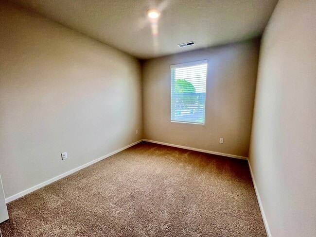 Building Photo - Prairie area- location… Brand new communit...