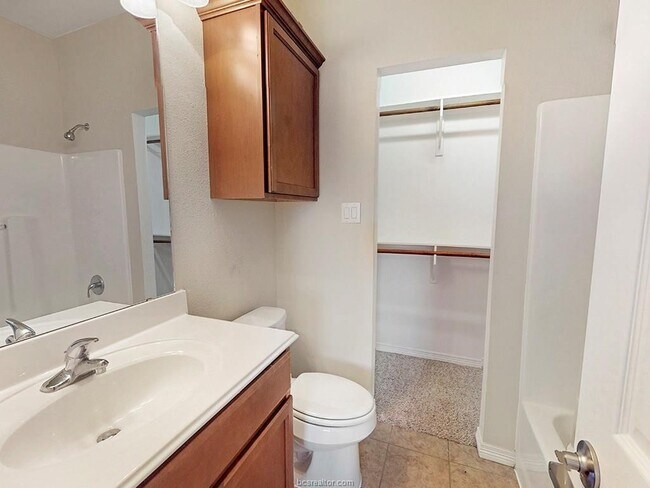 Building Photo - Lakeridge Townhomes #2607