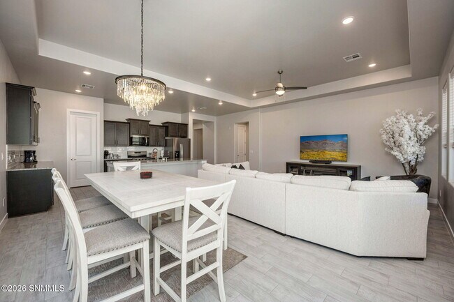 Building Photo - 3865 Jericho St