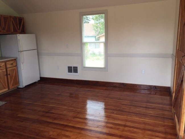 Building Photo - STATUS: pENDING APPLICATION  | R118H | $995