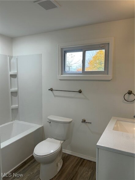 Building Photo - 15630 Holmes Ave