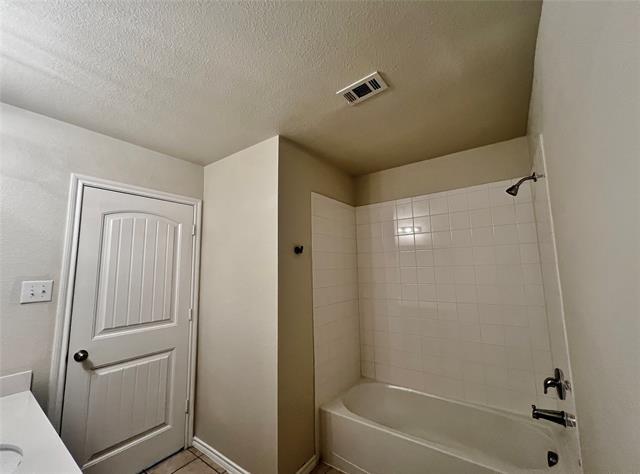 Building Photo - 526 Clearlake Dr