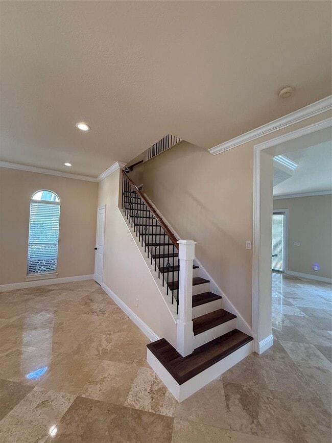 Building Photo - 105 Via Floresta Dr