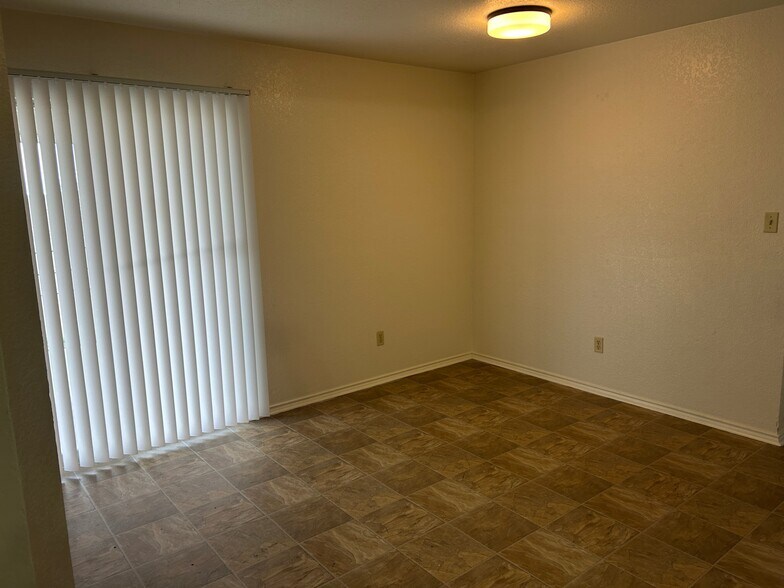 Building Photo - 2707 Mason Dr