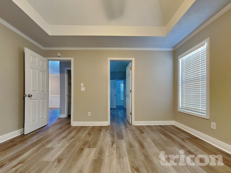 Building Photo - 265 Wisteria Way