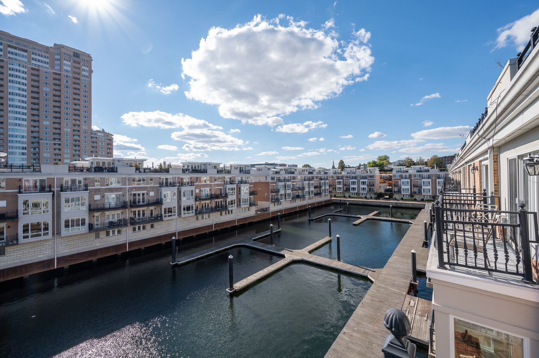 Building Photo - 621 Ponte Villas N