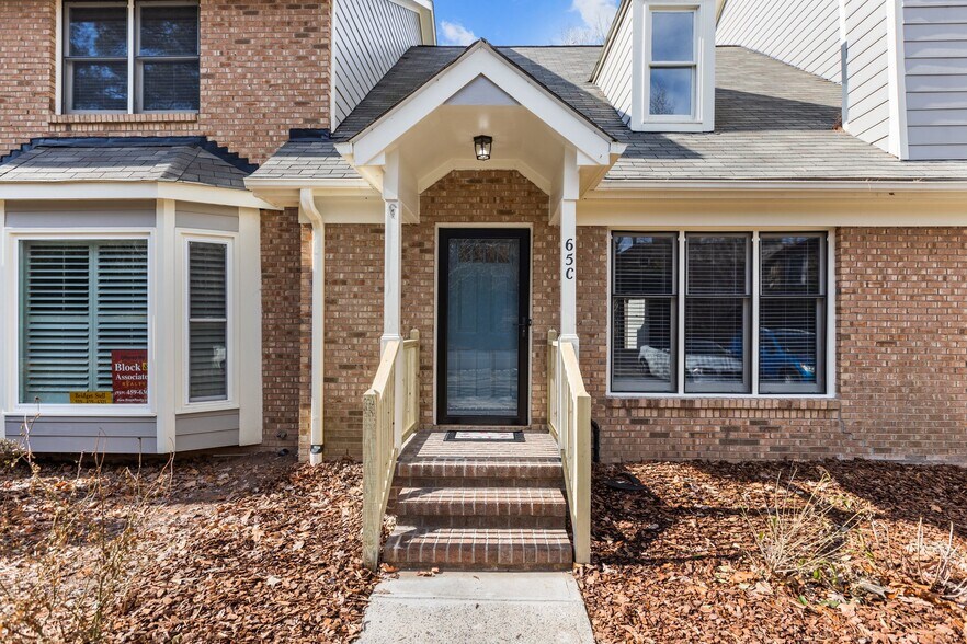 Building Photo - 5500 Fortunes Ridge Dr