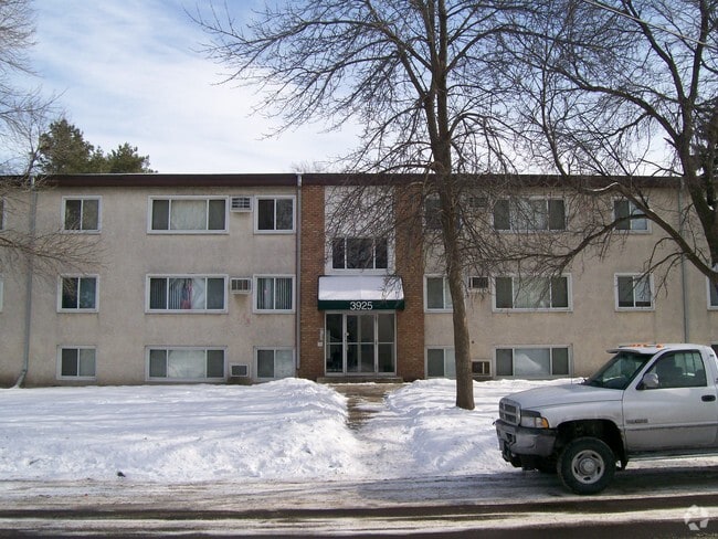 Building Photo - Third Street Apartments