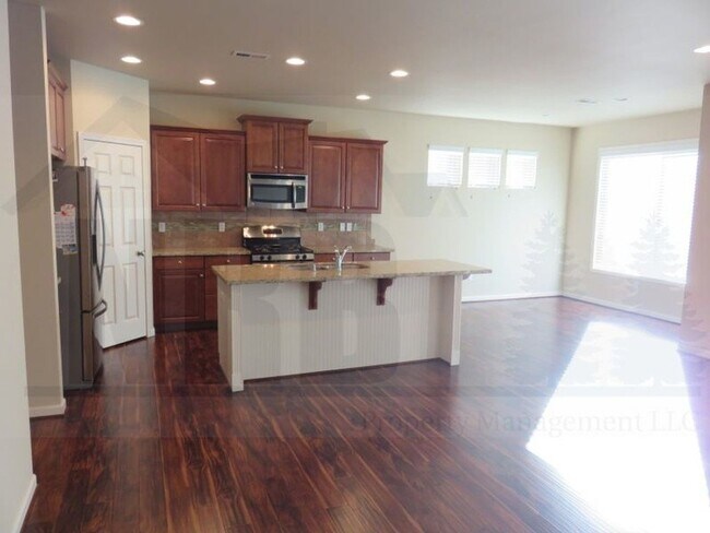 Building Photo - Gorgeous 4 Bedroom home located in Puyallup!